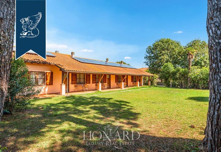 Image No.11-10 Bed Farmhouse for sale