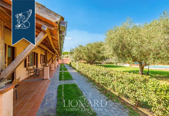 Image No.9-10 Bed Farmhouse for sale