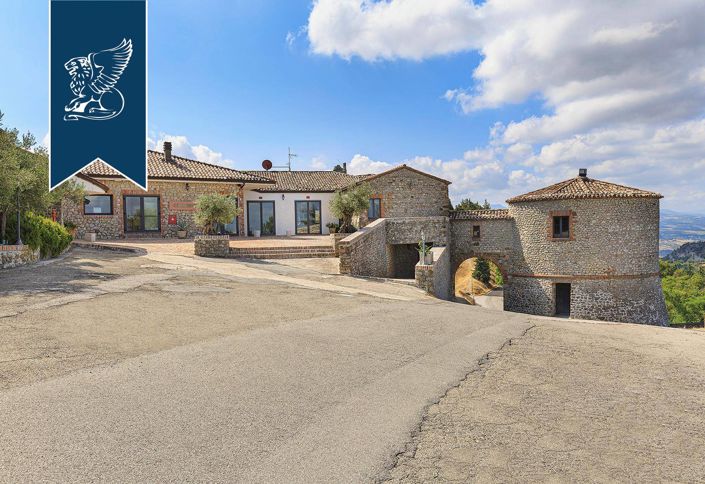 Image No.6-20 Bed Property for sale