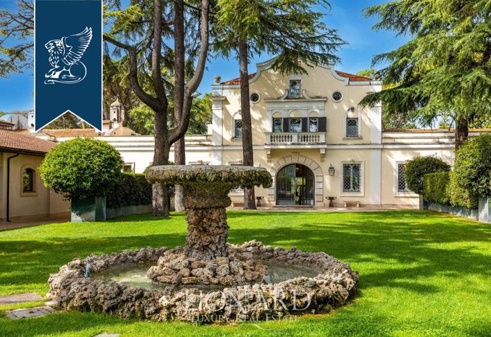 Image No.3-21 Bed Villa for sale