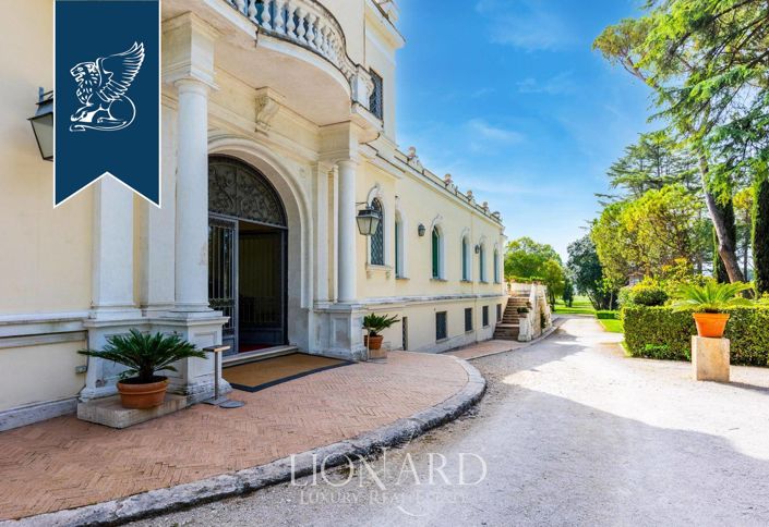 Image No.8-21 Bed Villa for sale