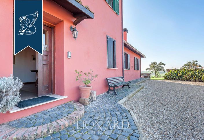 Image No.16-8 Bed Farmhouse for sale