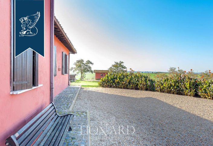 Image No.17-8 Bed Farmhouse for sale