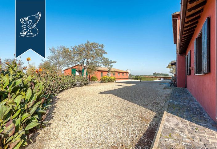 Image No.18-8 Bed Farmhouse for sale