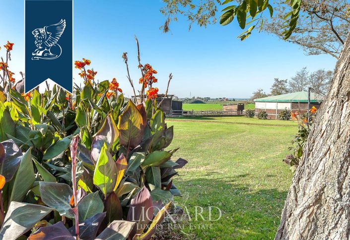 Image No.19-8 Bed Farmhouse for sale