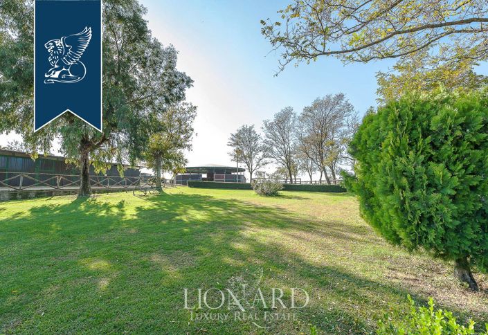 Image No.22-8 Bed Farmhouse for sale