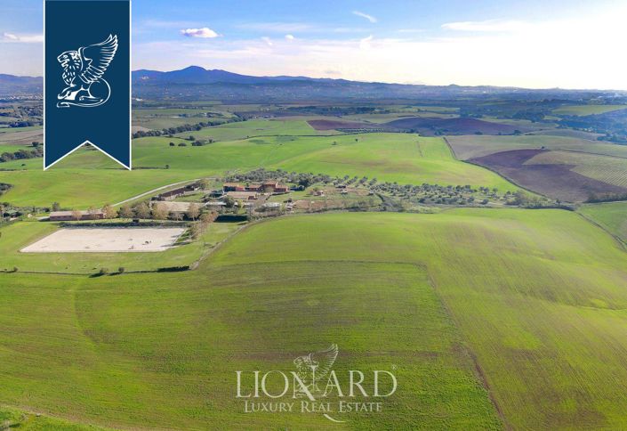 Image No.3-8 Bed Farmhouse for sale