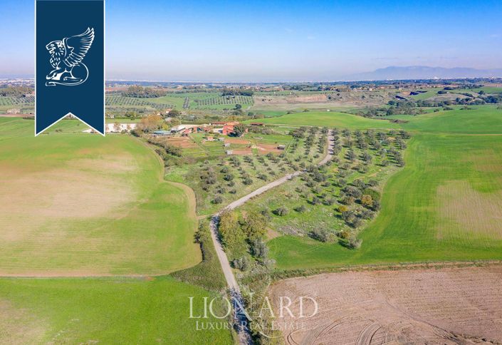 Image No.33-8 Bed Farmhouse for sale