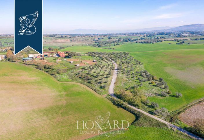 Image No.34-8 Bed Farmhouse for sale