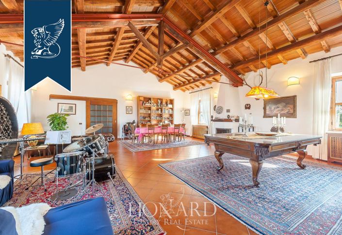 Image No.36-8 Bed Farmhouse for sale