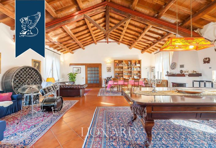 Image No.37-8 Bed Farmhouse for sale