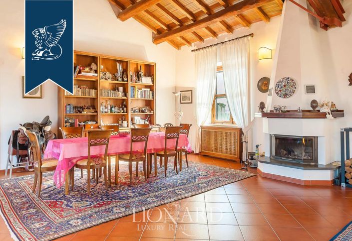 Image No.39-8 Bed Farmhouse for sale