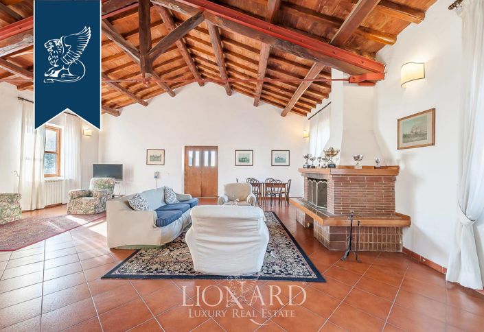 Image No.44-8 Bed Farmhouse for sale