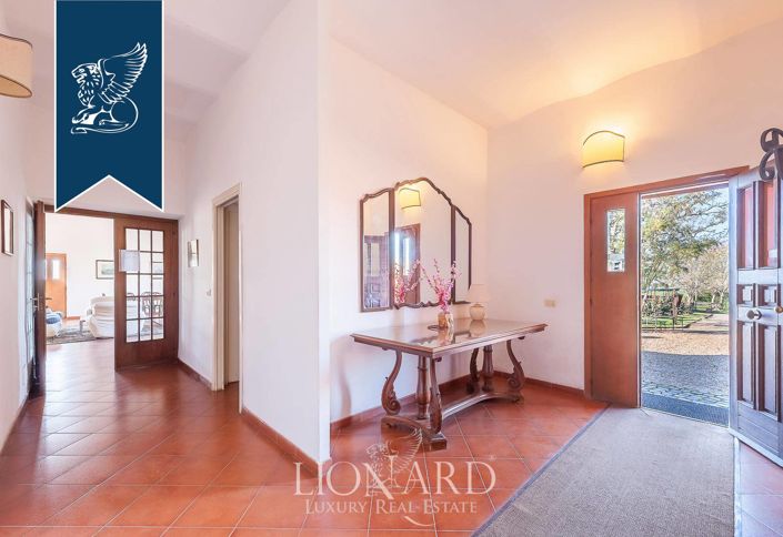 Image No.46-8 Bed Farmhouse for sale