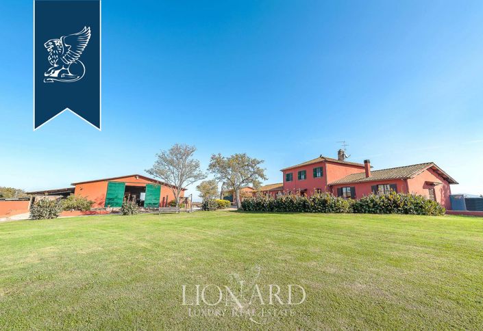 Image No.5-8 Bed Farmhouse for sale