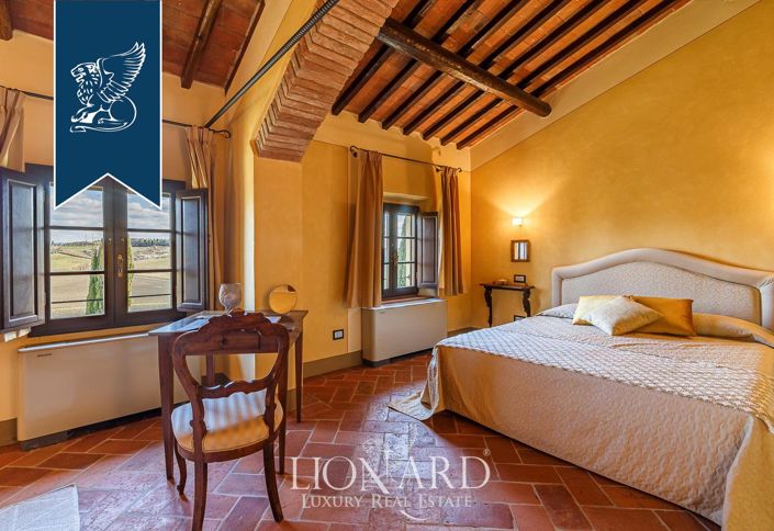 Image No.40-12 Bed Villa for sale