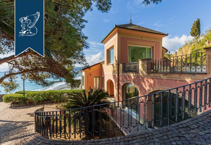 Image No.11-8 Bed Villa for sale