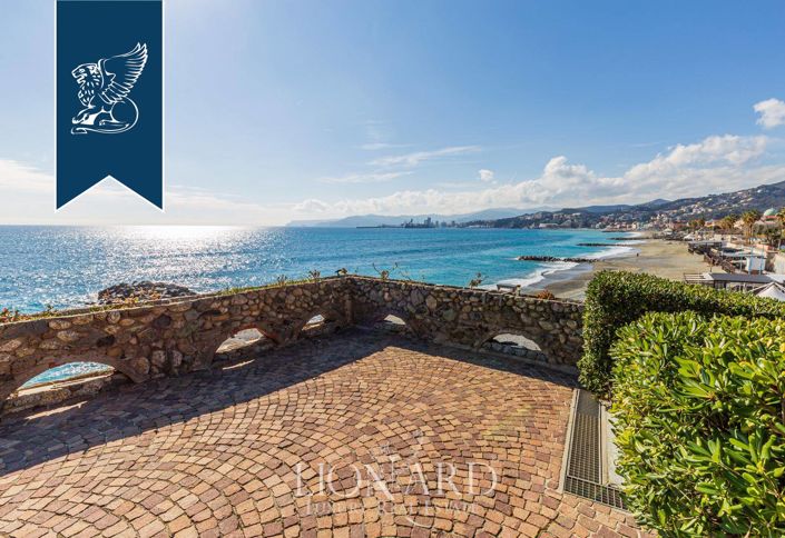 Image No.13-8 Bed Villa for sale