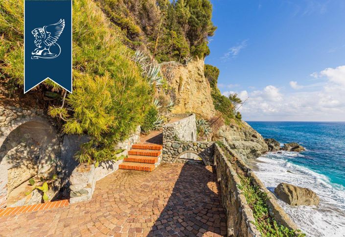 Image No.17-8 Bed Villa for sale