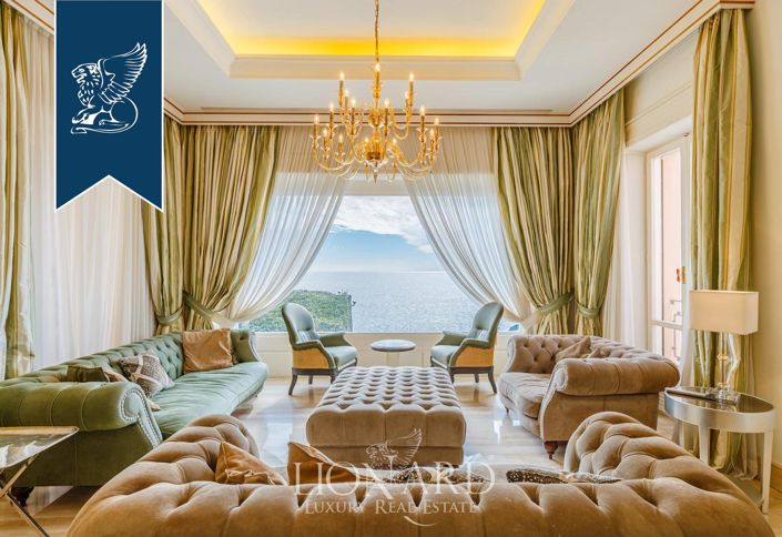 Image No.18-8 Bed Villa for sale