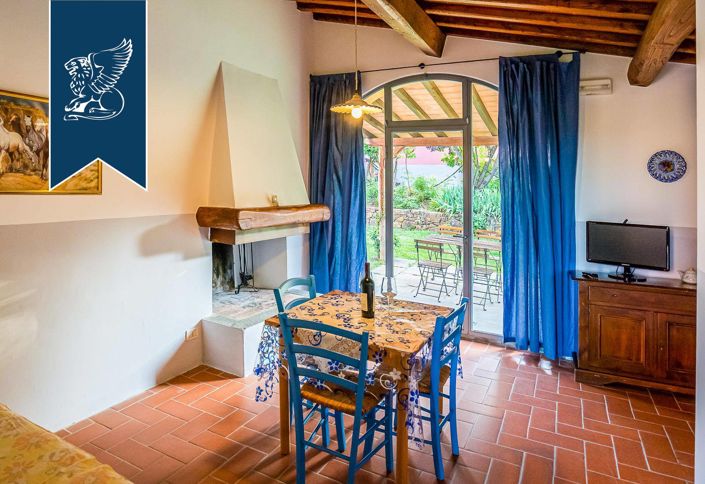 Image No.14-19 Bed Farmhouse for sale