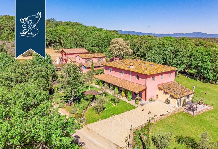 Image No.3-19 Bed Farmhouse for sale