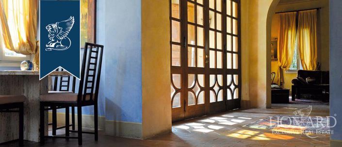 Image No.11-10 Bed Villa for sale