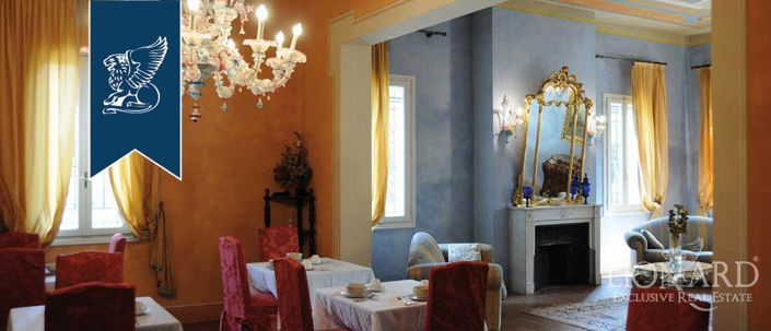 Image No.14-10 Bed Villa for sale