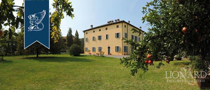 Image No.2-10 Bed Villa for sale