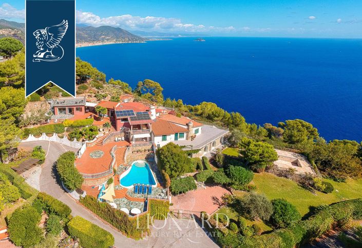 Image No.1-6 Bed Villa for sale