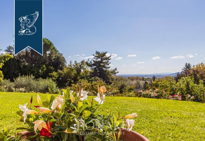 Image No.18-8 Bed Villa for sale