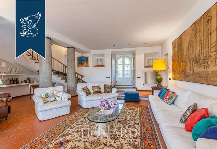 Image No.58-8 Bed Villa for sale