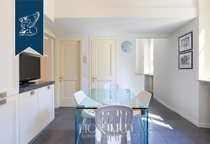 Image No.43-8 Bed Villa for sale