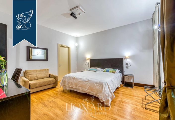 Image No.15-12 Bed Hotel for sale