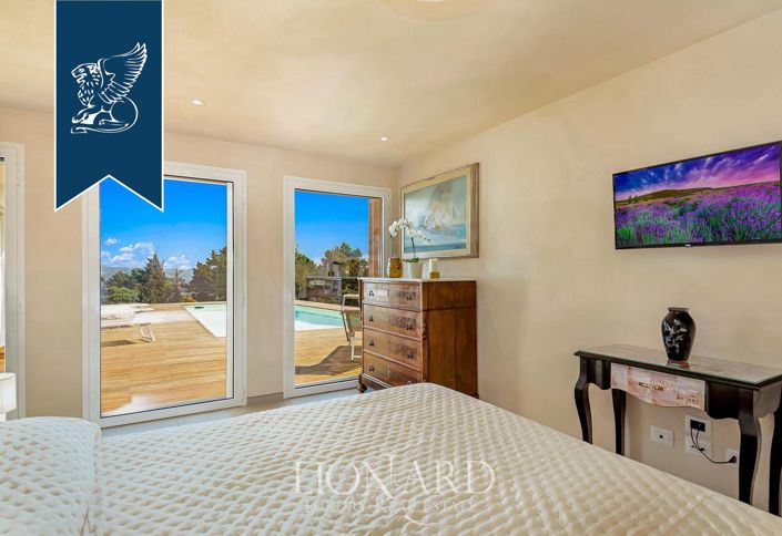 Image No.25-3 Bed Villa for sale