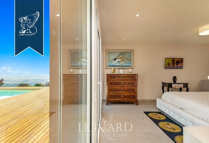 Image No.27-3 Bed Villa for sale