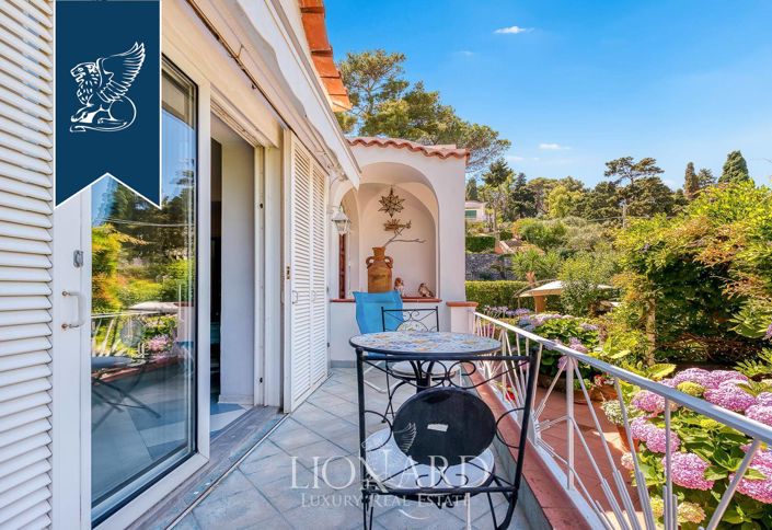 Image No.10-4 Bed Villa for sale