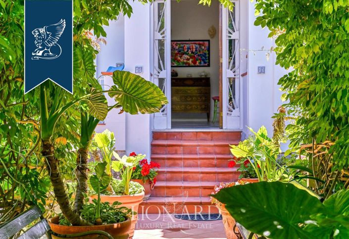 Image No.12-4 Bed Villa for sale