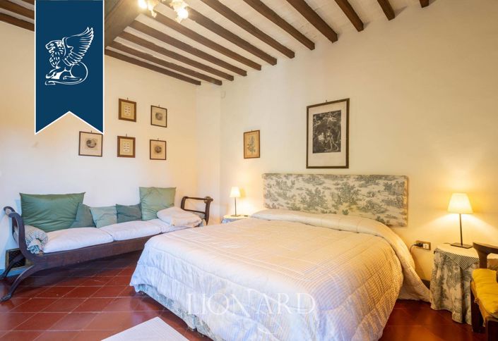 Image No.10-14 Bed Villa for sale