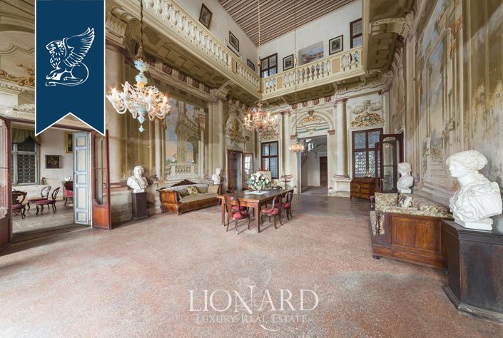 Image No.23-8 Bed Villa for sale