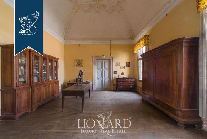 Image No.38-8 Bed Villa for sale