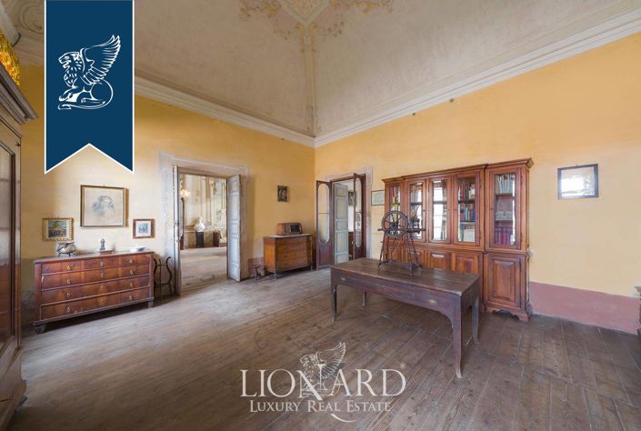 Image No.39-8 Bed Villa for sale