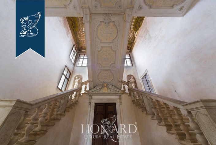 Image No.43-8 Bed Villa for sale