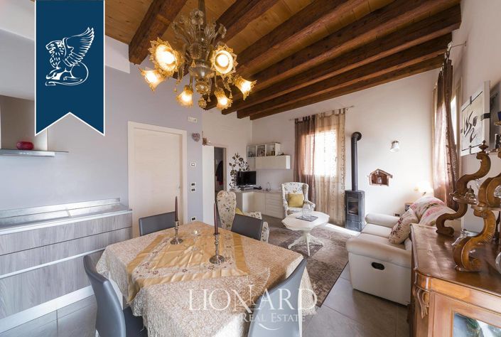 Image No.49-8 Bed Villa for sale