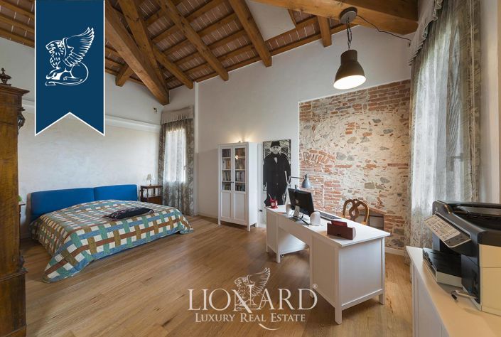 Image No.53-8 Bed Villa for sale