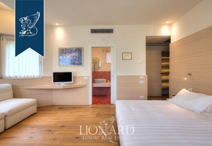 Image No.19-14 Bed Hotel for sale