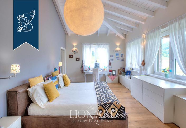 Image No.21-14 Bed Hotel for sale