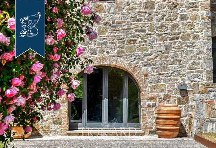 Image No.17-12 Bed Villa for sale