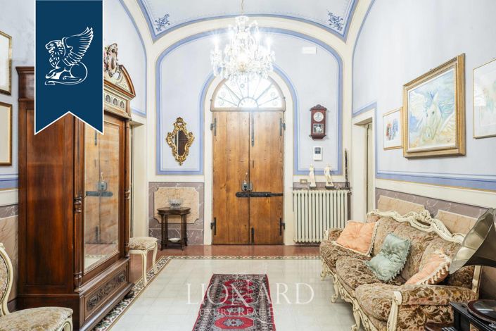 Image No.8-6 Bed Villa for sale