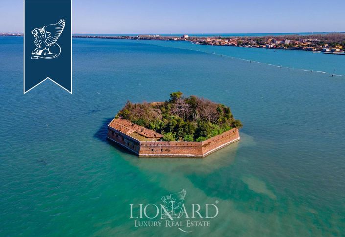 Image No.2-5 Bed Villa for sale